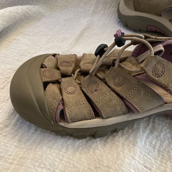 Keen Newport Women’s Size 10 Closed Toe Sandals Walking Beach Adjustable Bungee - Picture 5 of 16